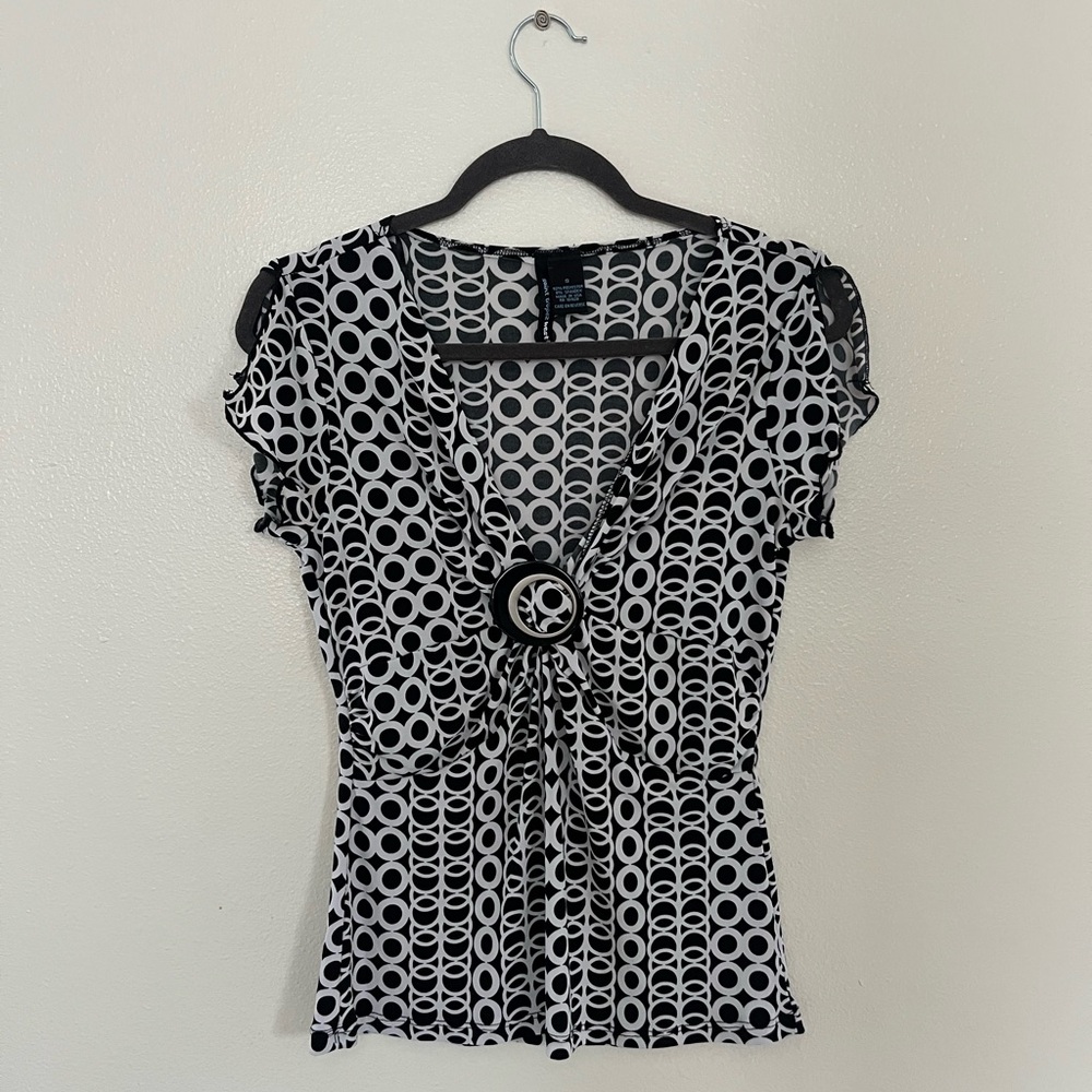 Black and White Patterned Women's Top